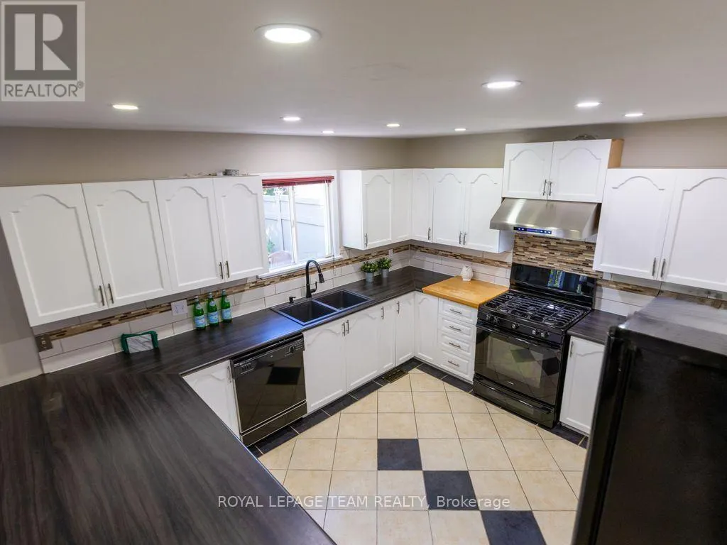 48 DELAMERE DRIVE