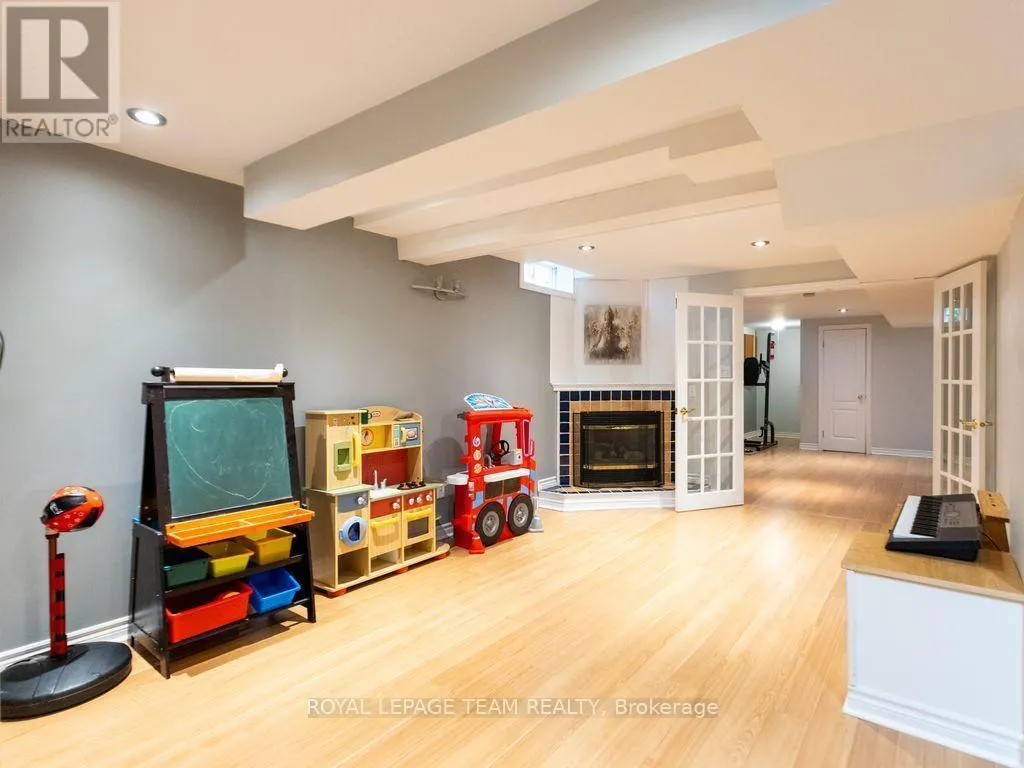 48 DELAMERE DRIVE