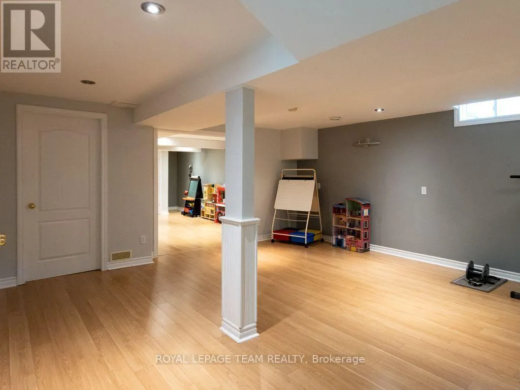 48 DELAMERE DRIVE