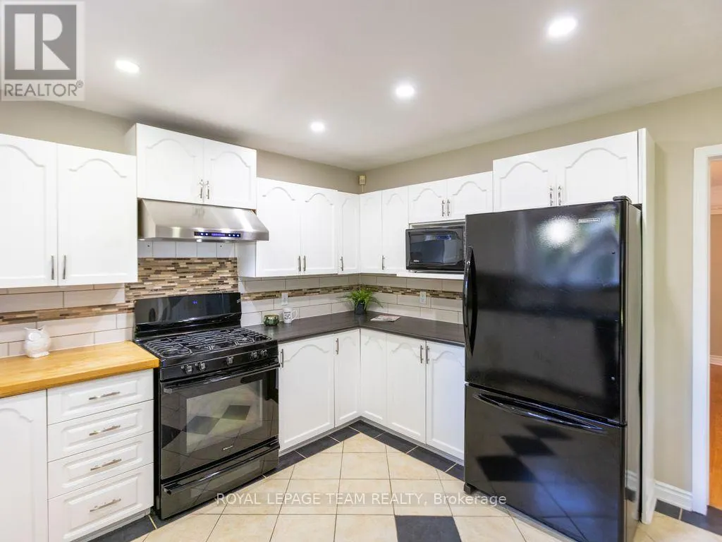48 DELAMERE DRIVE