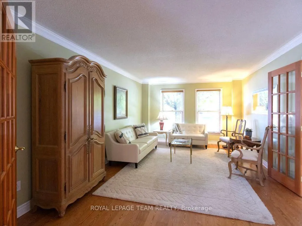 48 DELAMERE DRIVE