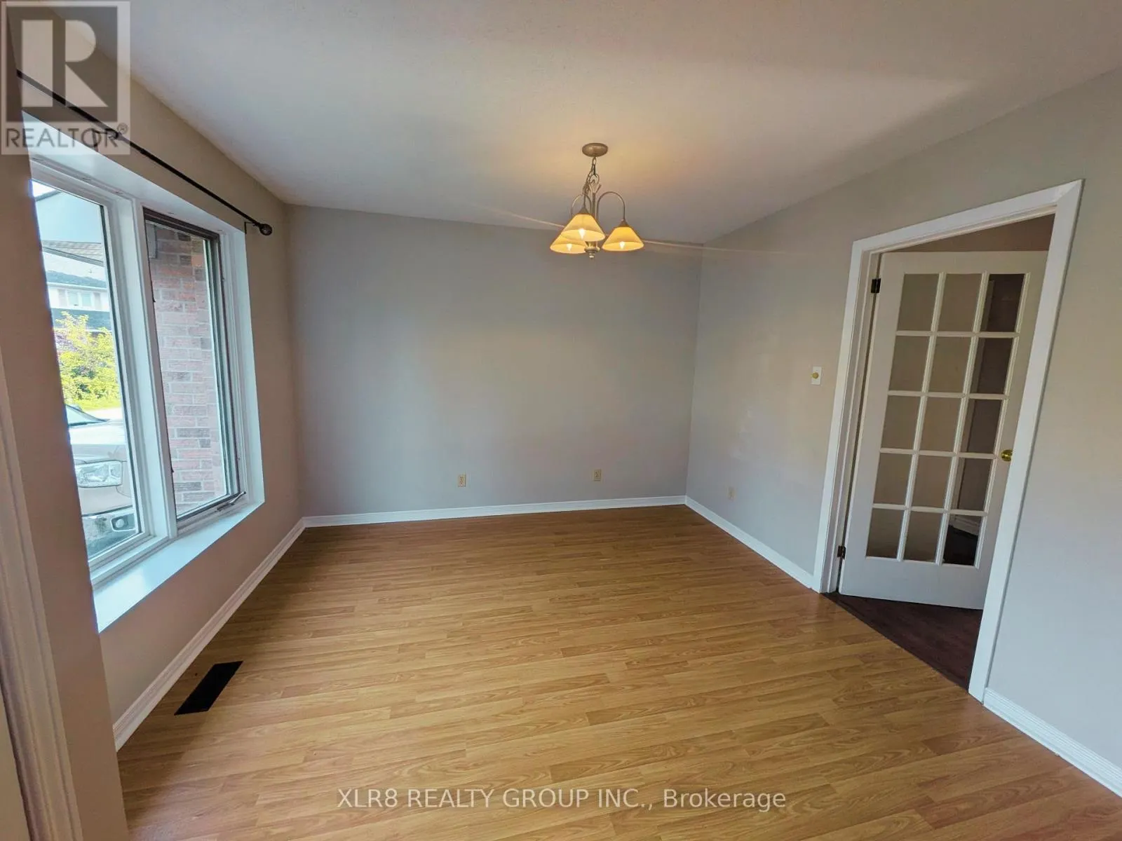 12 JOHN SIDNEY CRESCENT