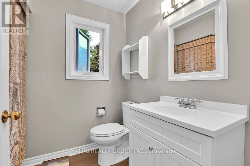 12 JOHN SIDNEY CRESCENT