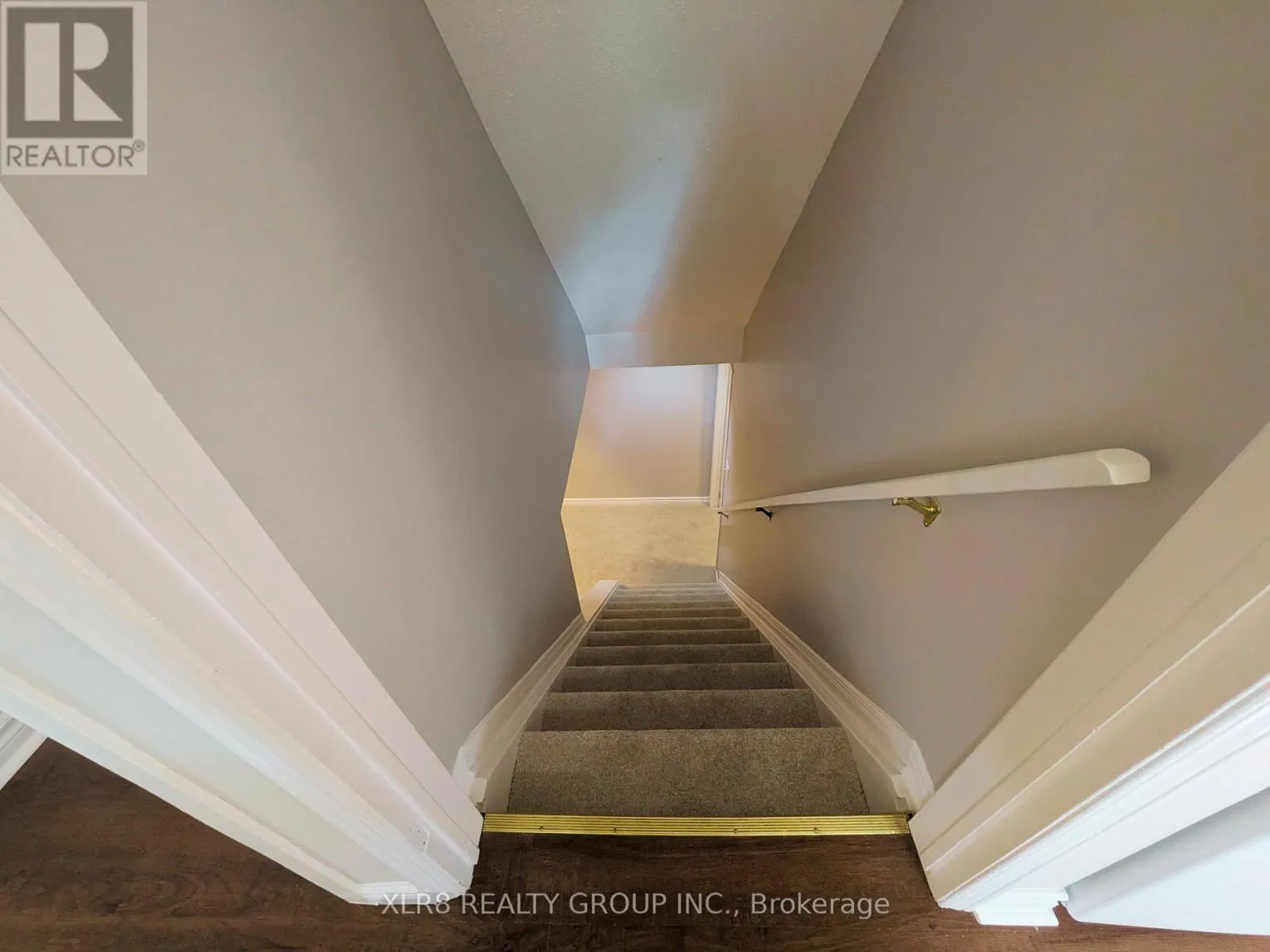 12 JOHN SIDNEY CRESCENT
