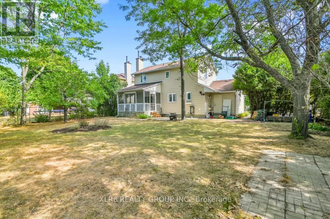 12 JOHN SIDNEY CRESCENT
