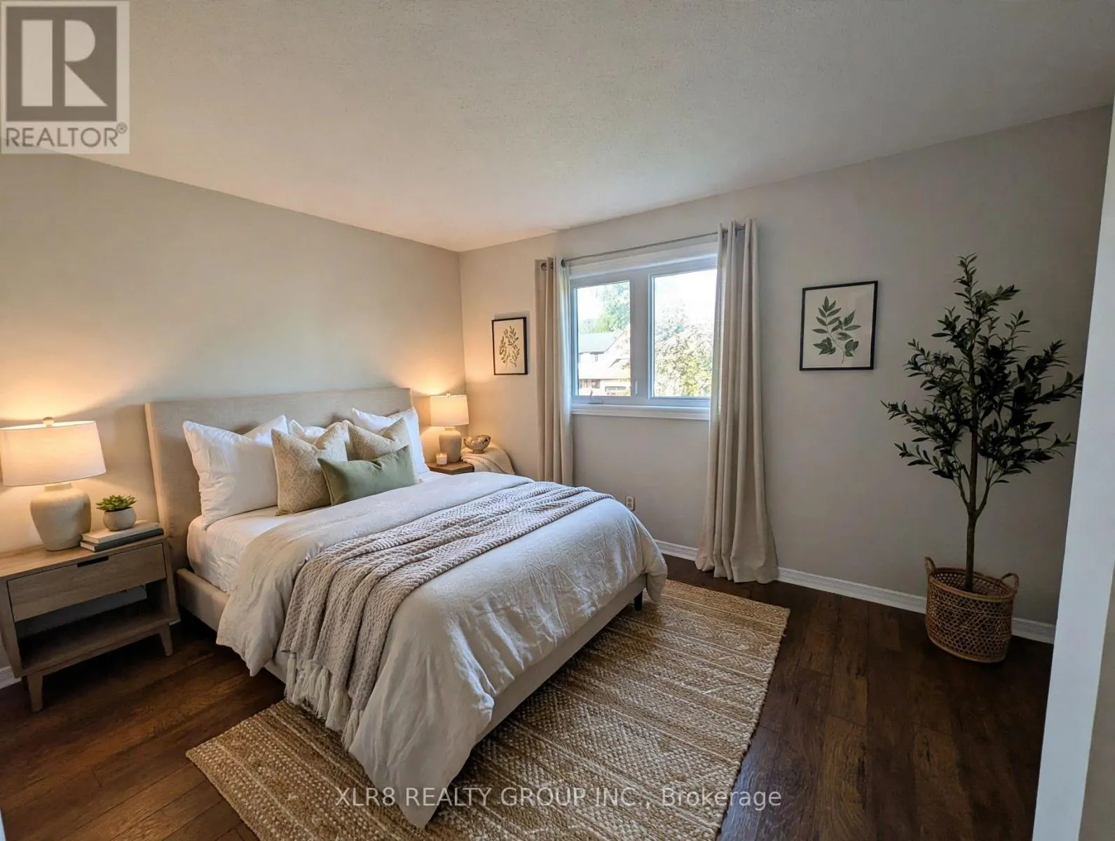 12 JOHN SIDNEY CRESCENT