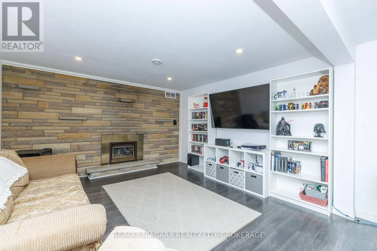 121 GARON AVENUE