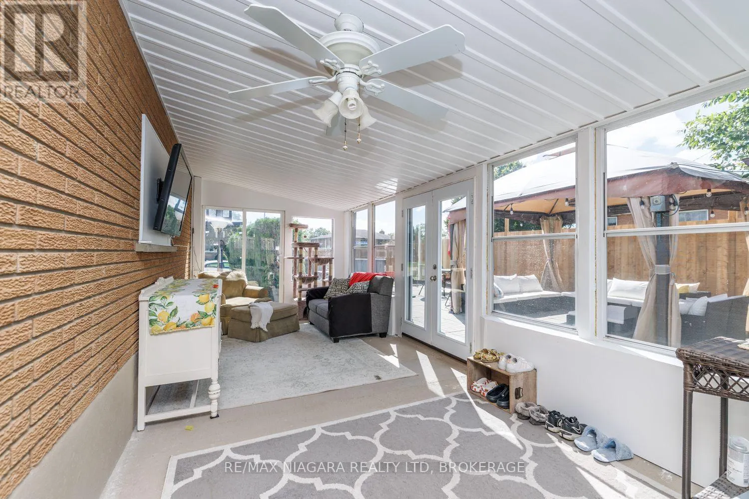 121 GARON AVENUE