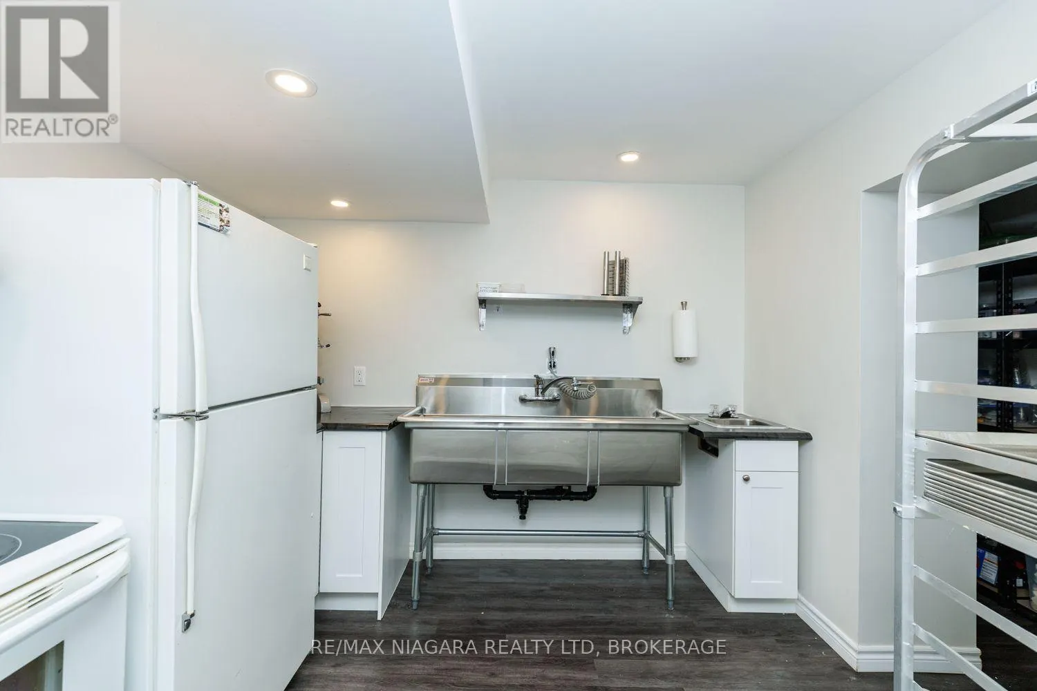 121 GARON AVENUE