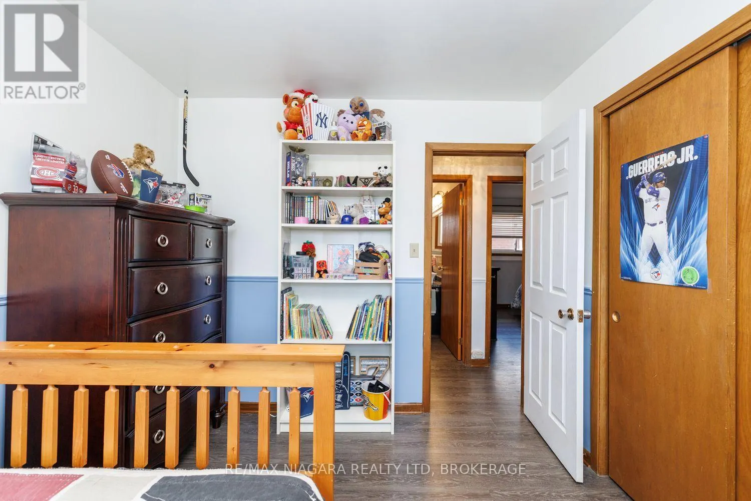 121 GARON AVENUE
