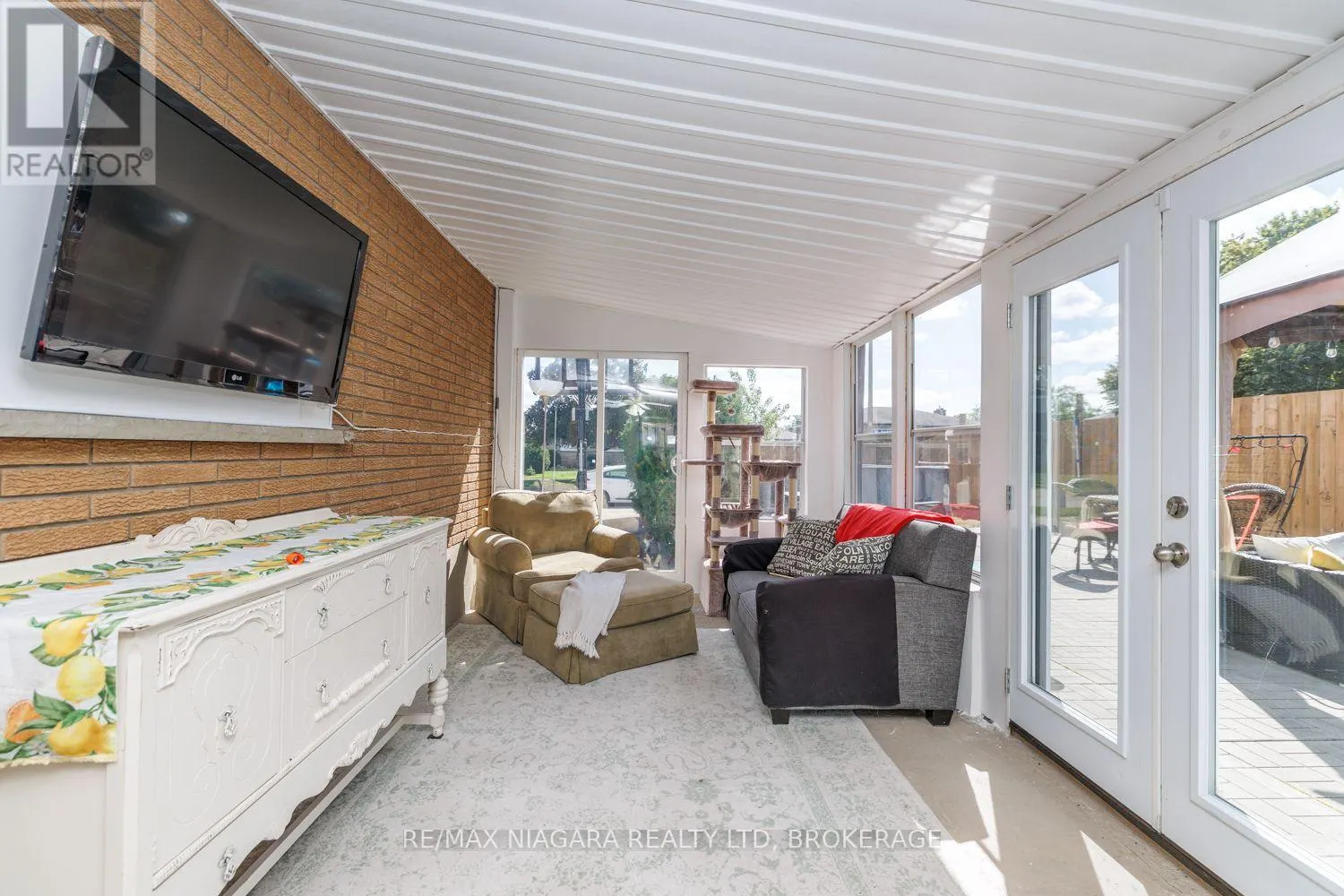 121 GARON AVENUE