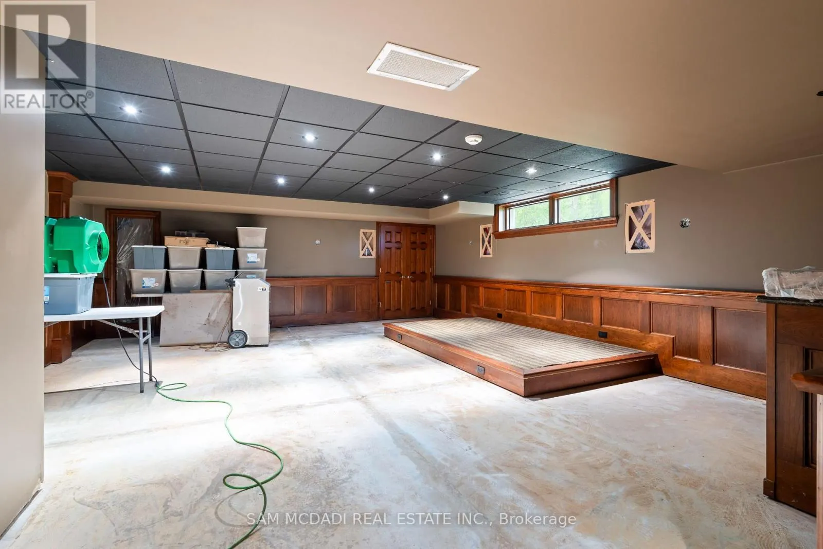 839 LAKESHORE ROAD