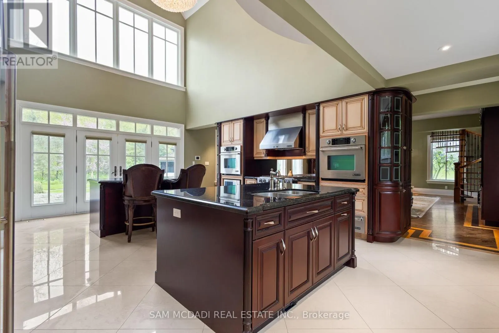 839 LAKESHORE ROAD