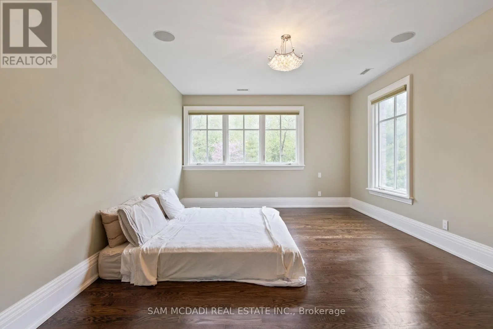 839 LAKESHORE ROAD
