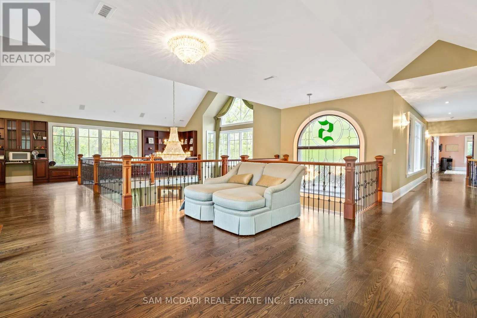 839 LAKESHORE ROAD