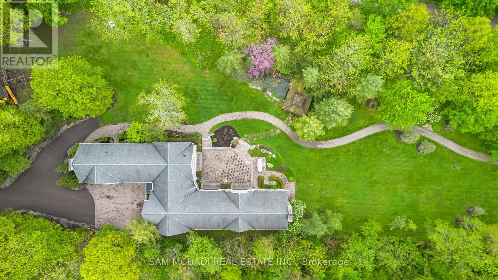 839 LAKESHORE ROAD