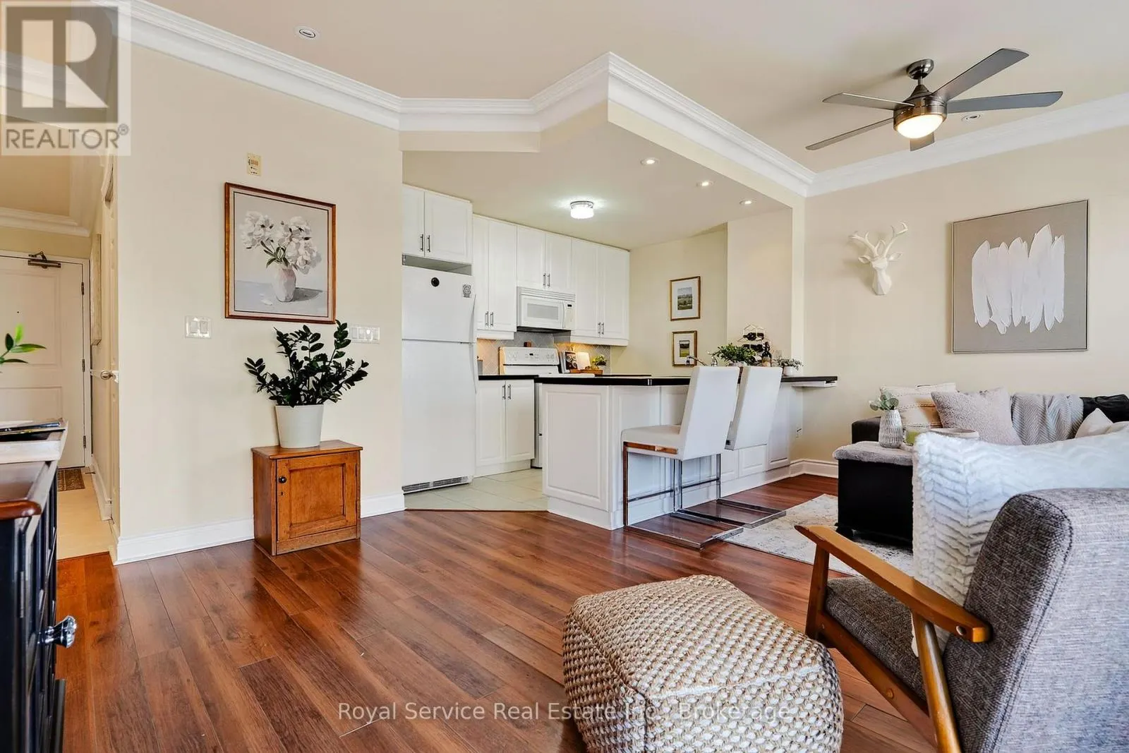 206 - 148 THIRD STREET #206