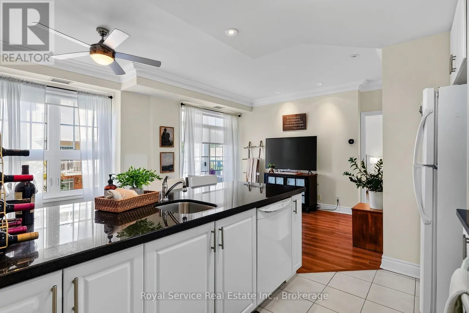 206 - 148 THIRD STREET #206