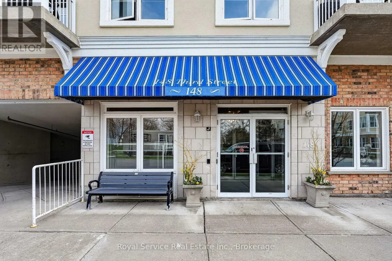 206 - 148 THIRD STREET #206