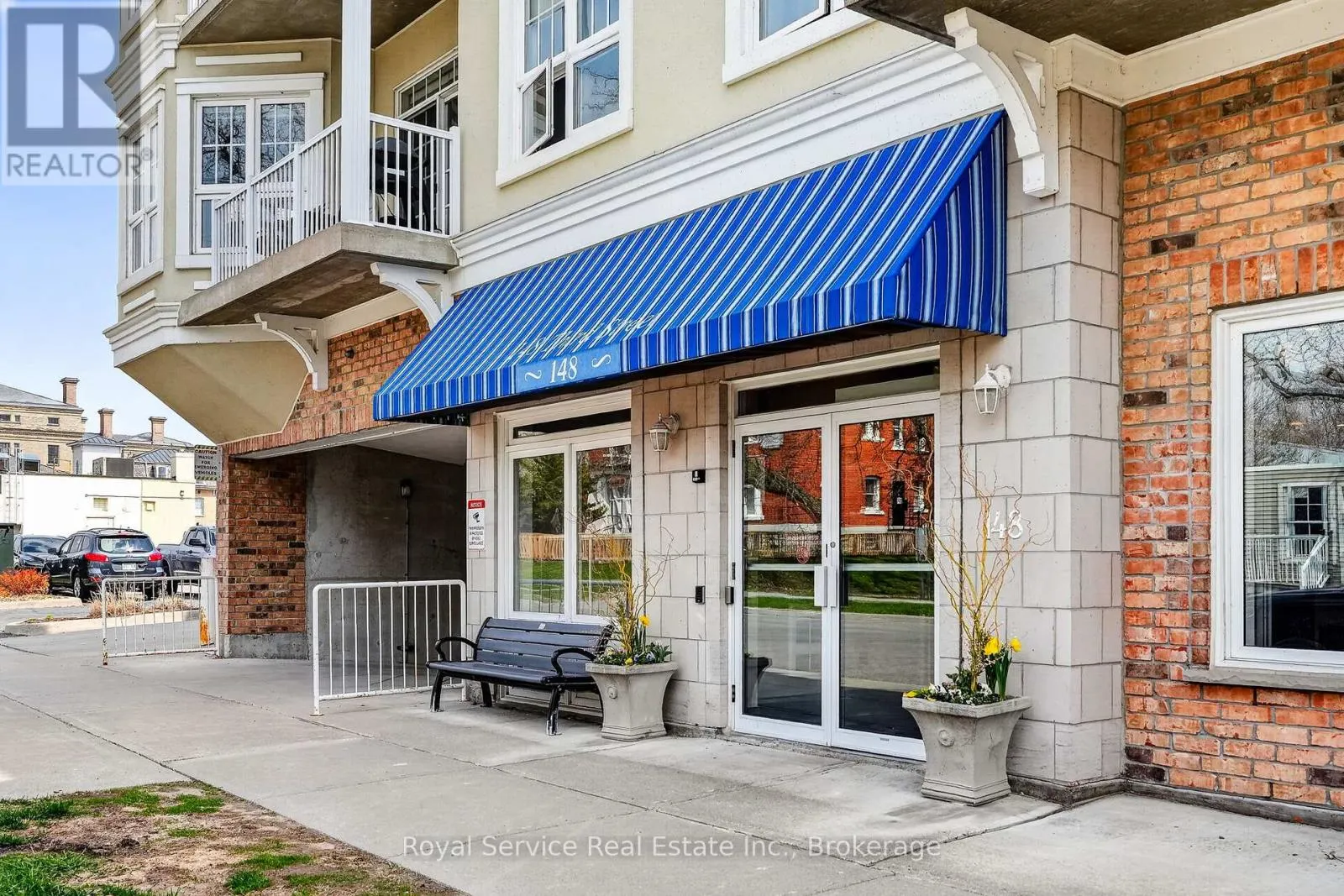 206 - 148 THIRD STREET #206