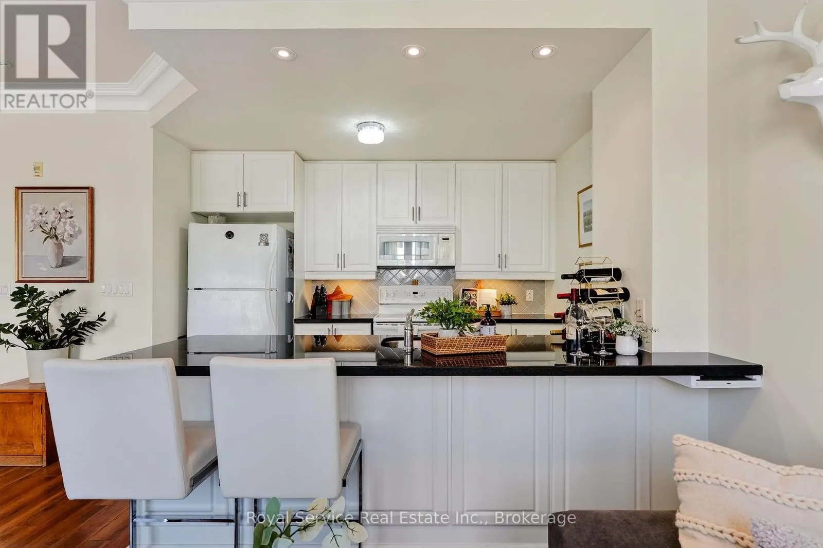 206 - 148 THIRD STREET #206