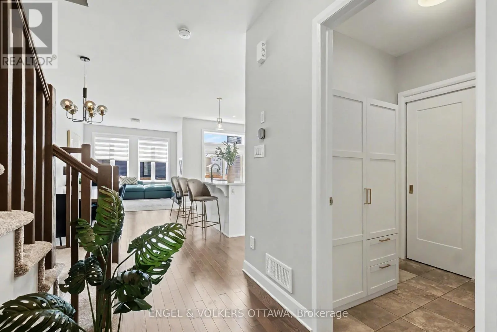 57 MANDEVILLA CRESCENT