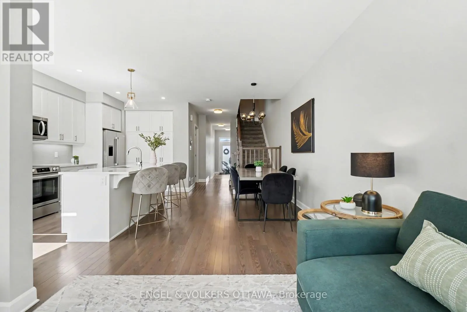 57 MANDEVILLA CRESCENT
