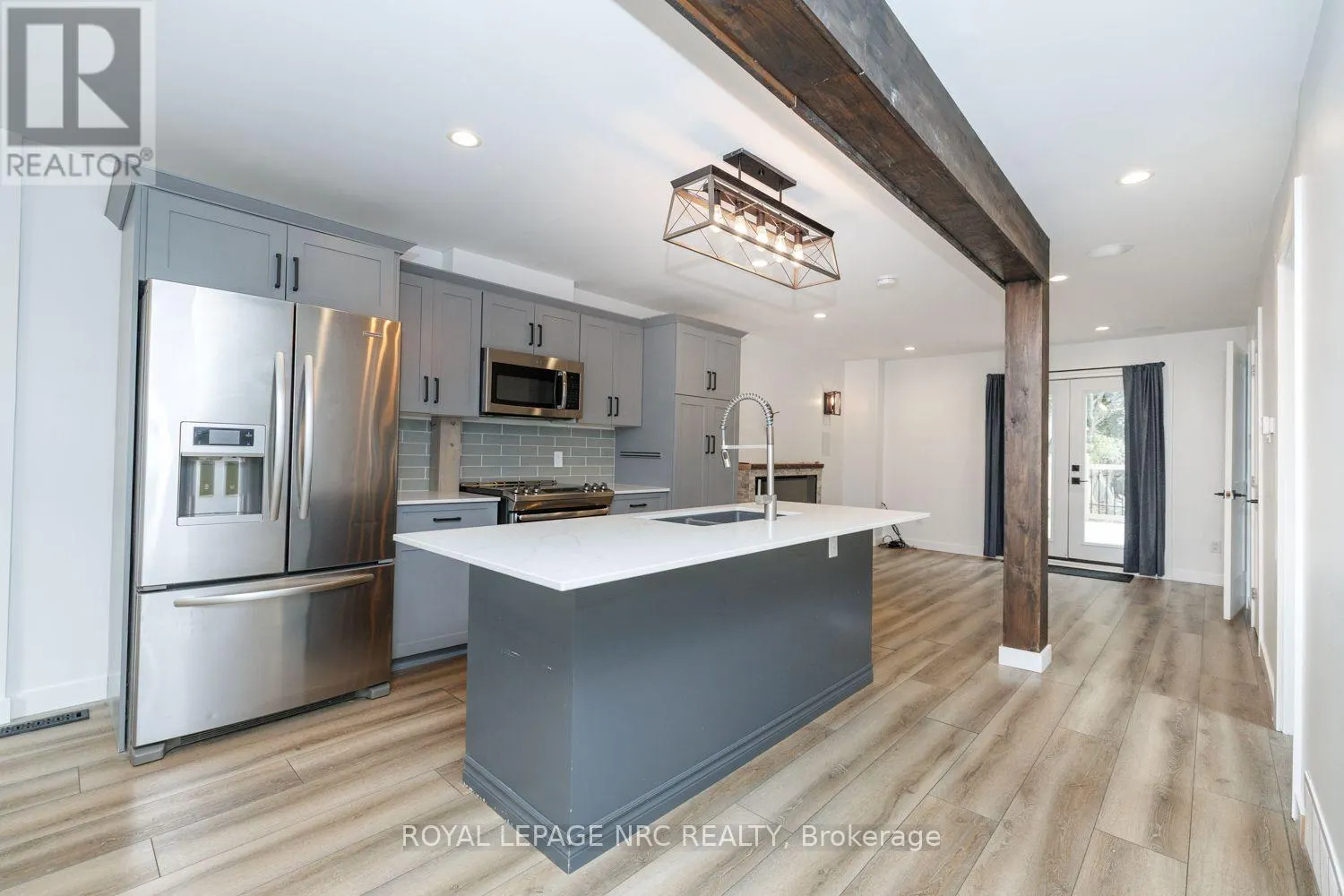 46 GRAYSTONE CRESCENT