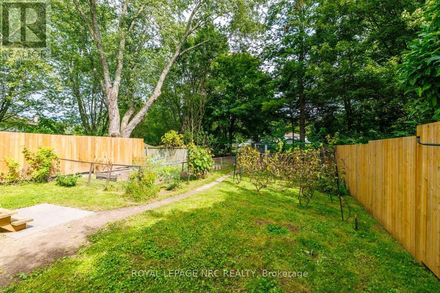 46 GRAYSTONE CRESCENT