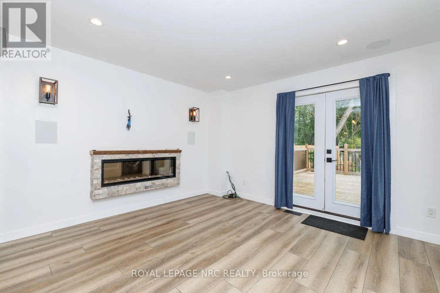 46 GRAYSTONE CRESCENT