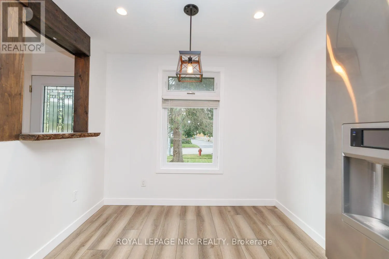 46 GRAYSTONE CRESCENT