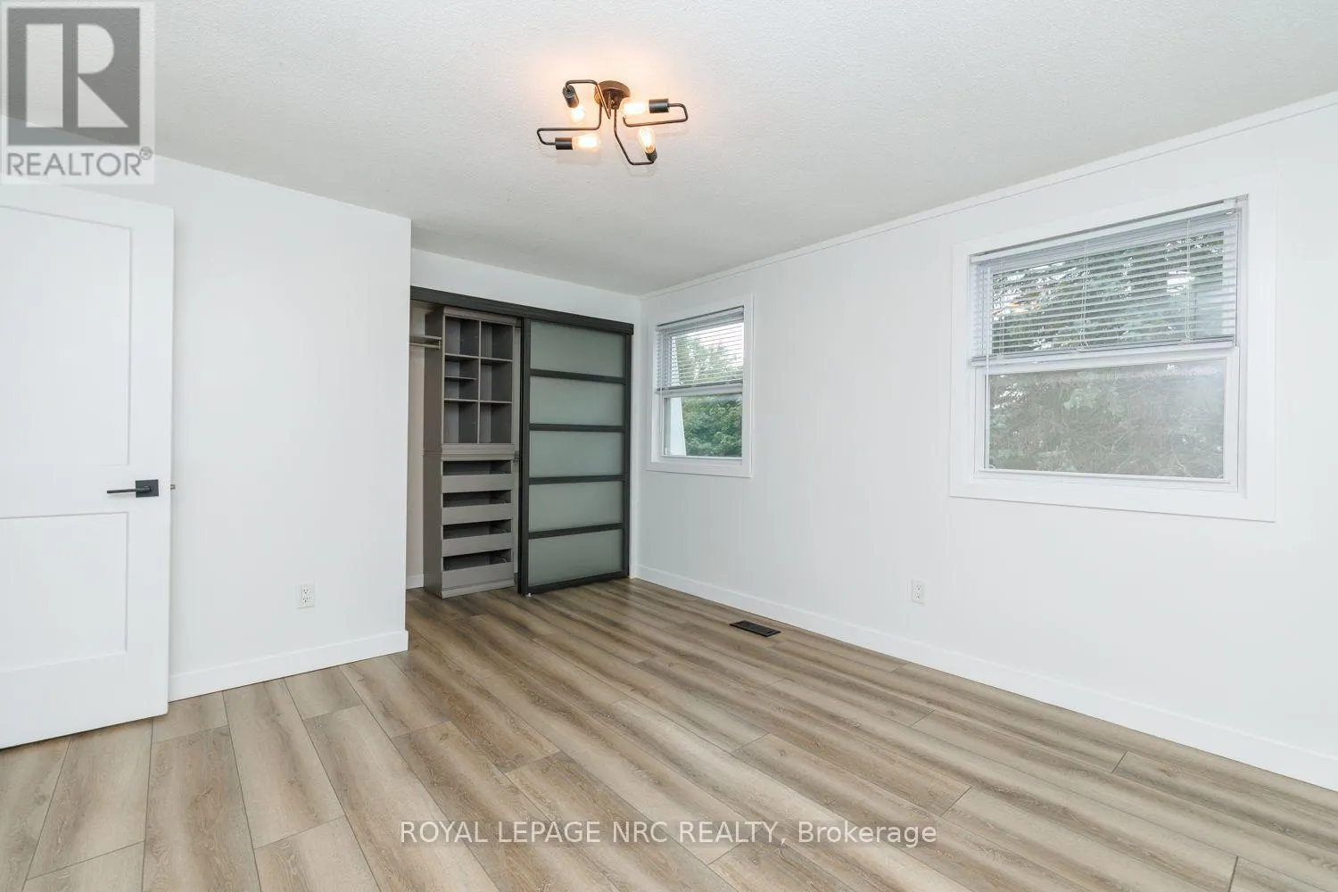 46 GRAYSTONE CRESCENT