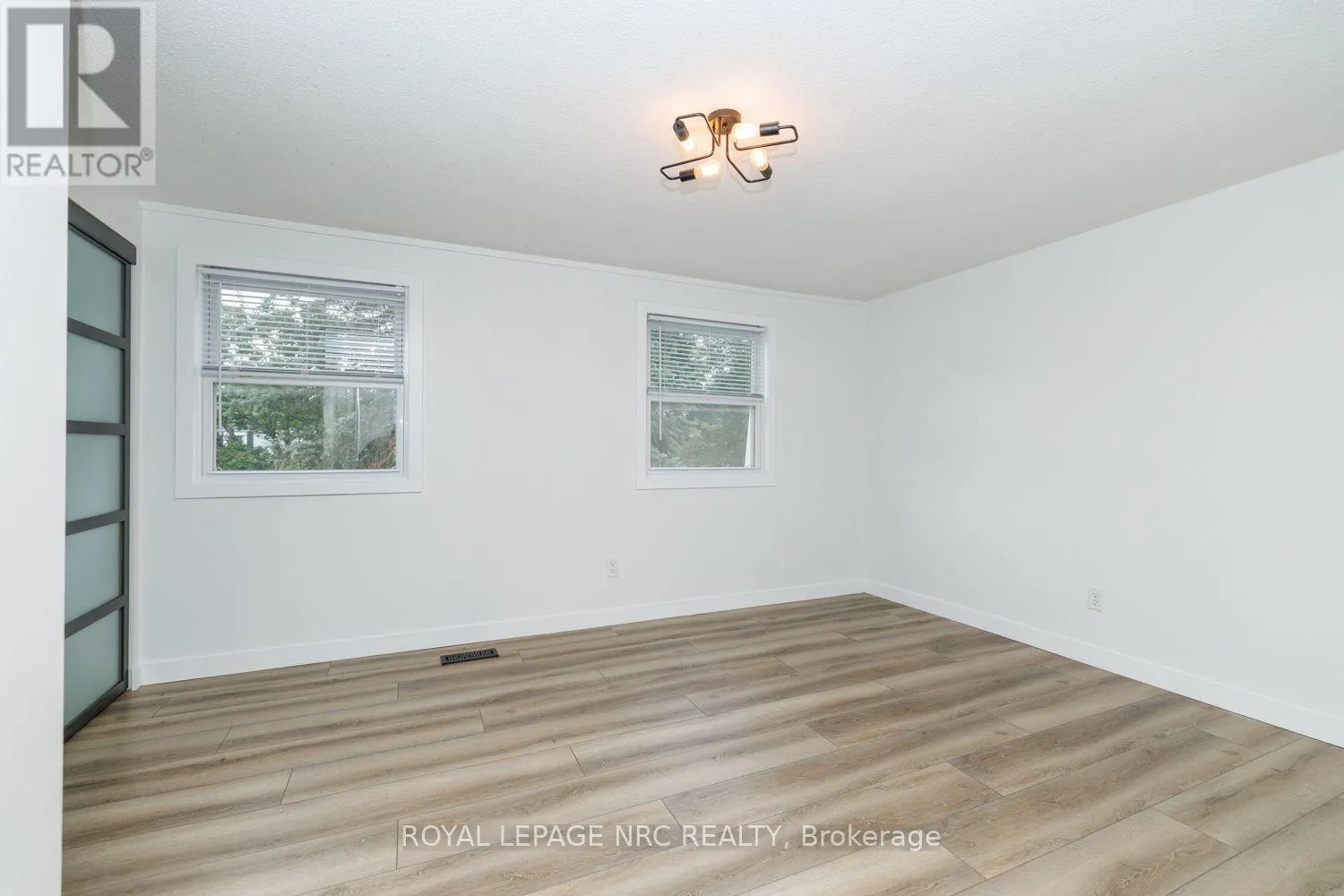 46 GRAYSTONE CRESCENT