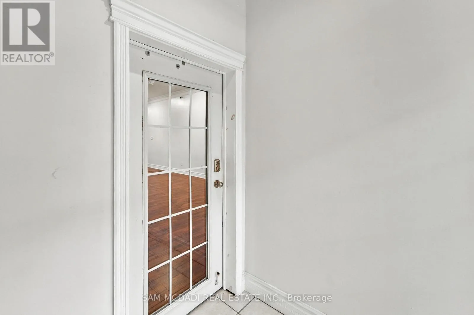 A&B - 79 KING STREET W