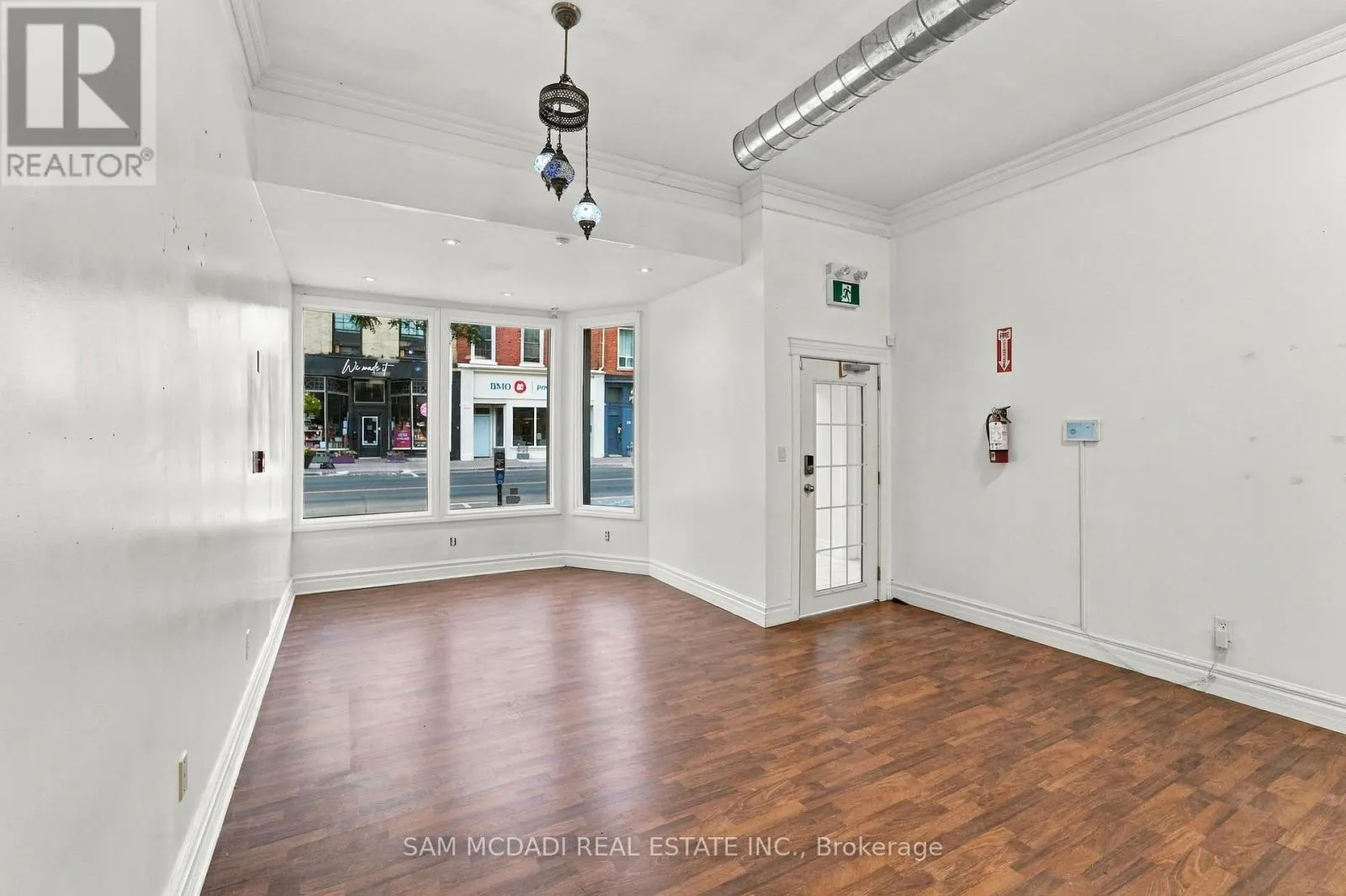 A&B - 79 KING STREET W