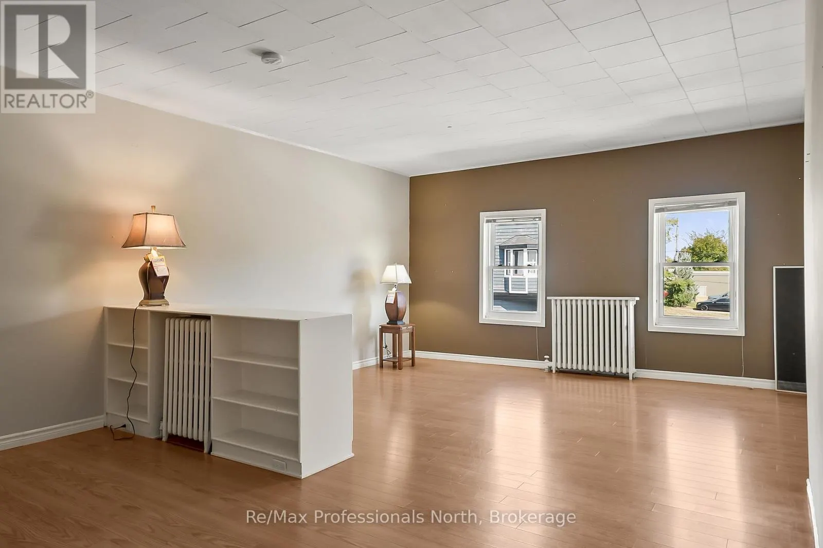 171 MUSKOKA ROAD S