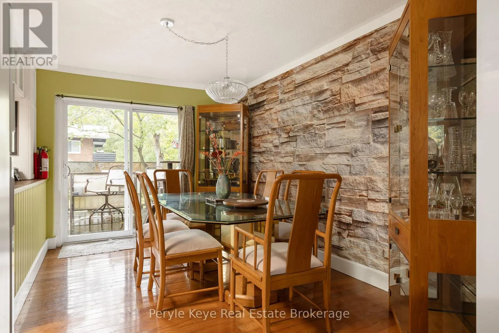 37 WOODLAND DRIVE