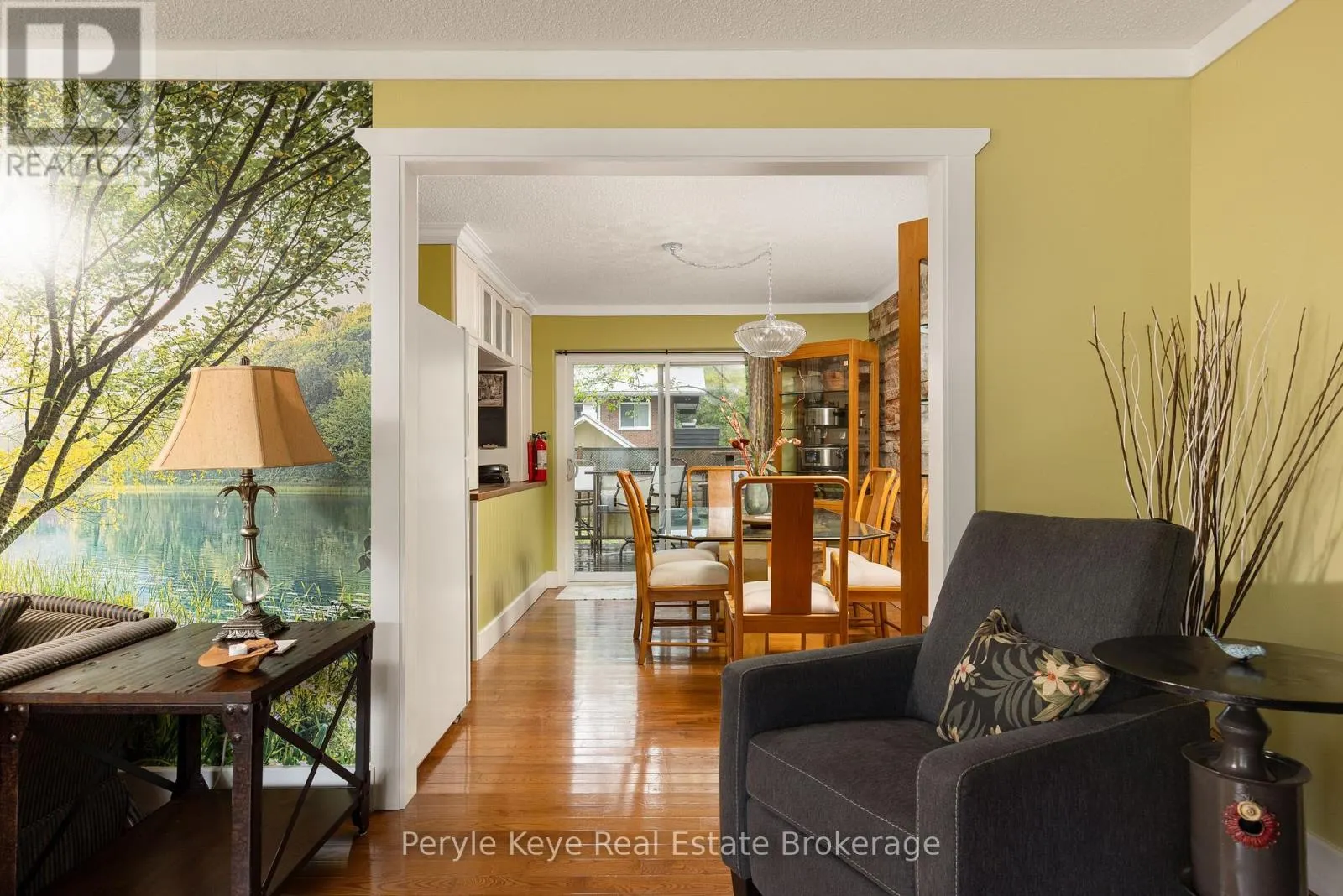 37 WOODLAND DRIVE