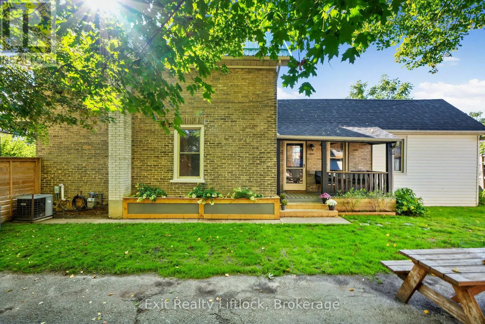 21 AYLMER STREET S