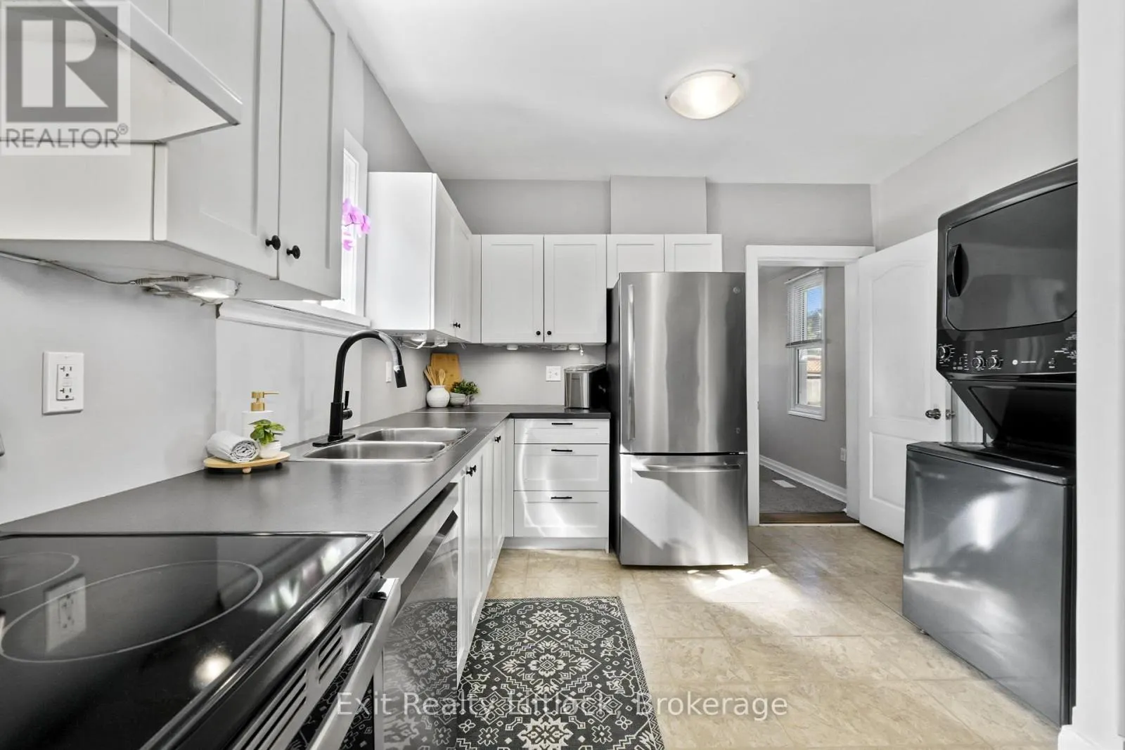 21 AYLMER STREET S
