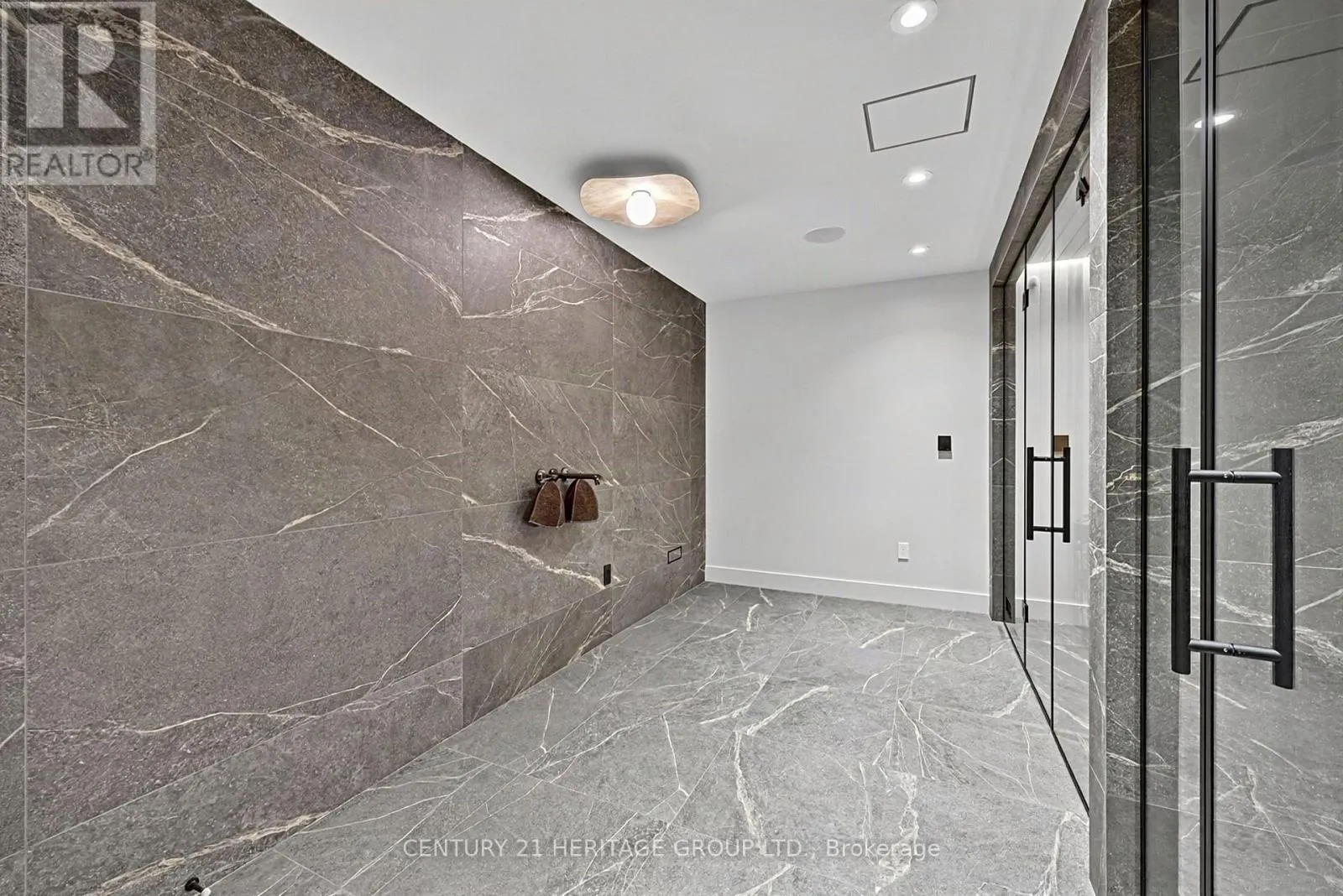 71 DIVISION STREET