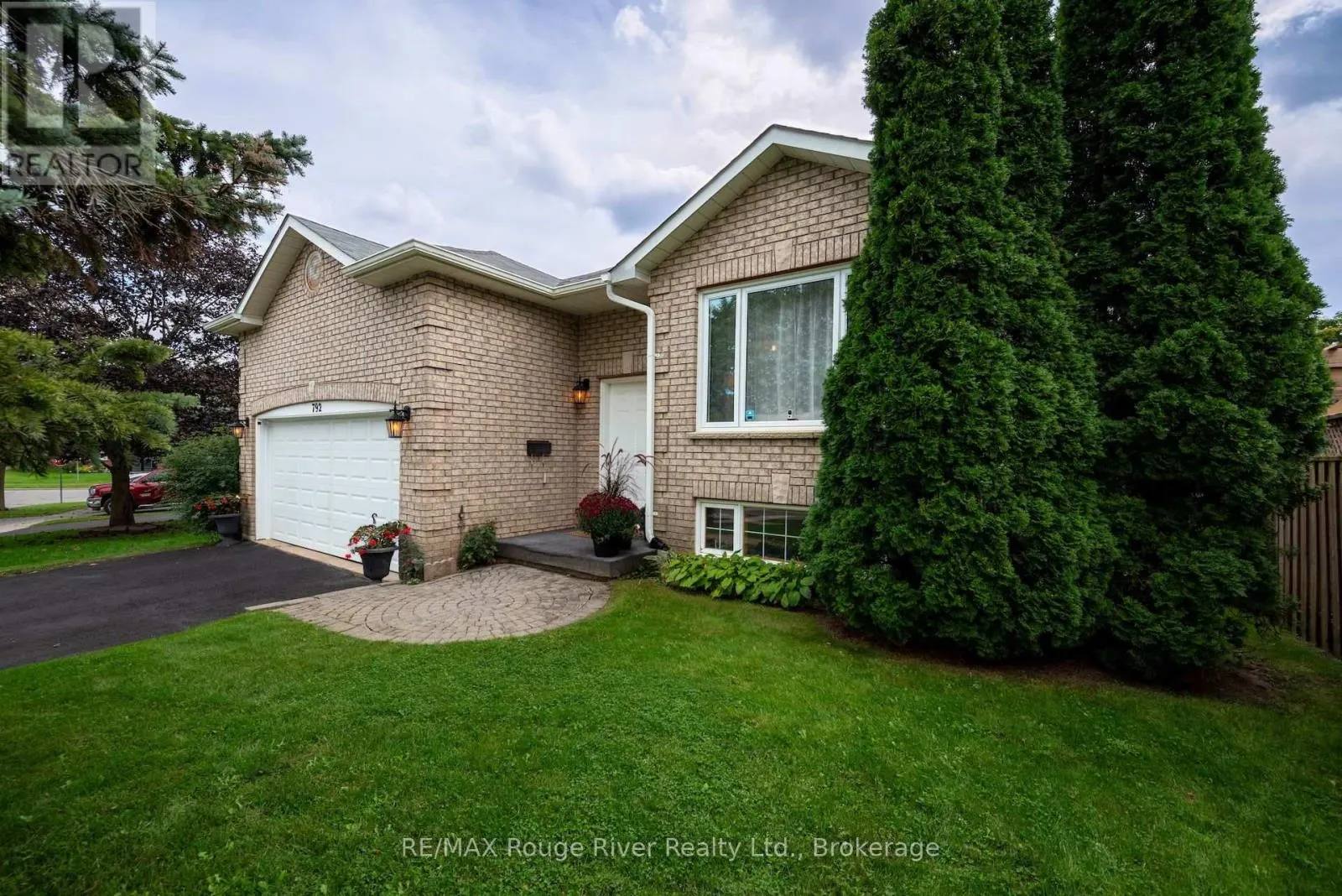 792 GREER CRESCENT