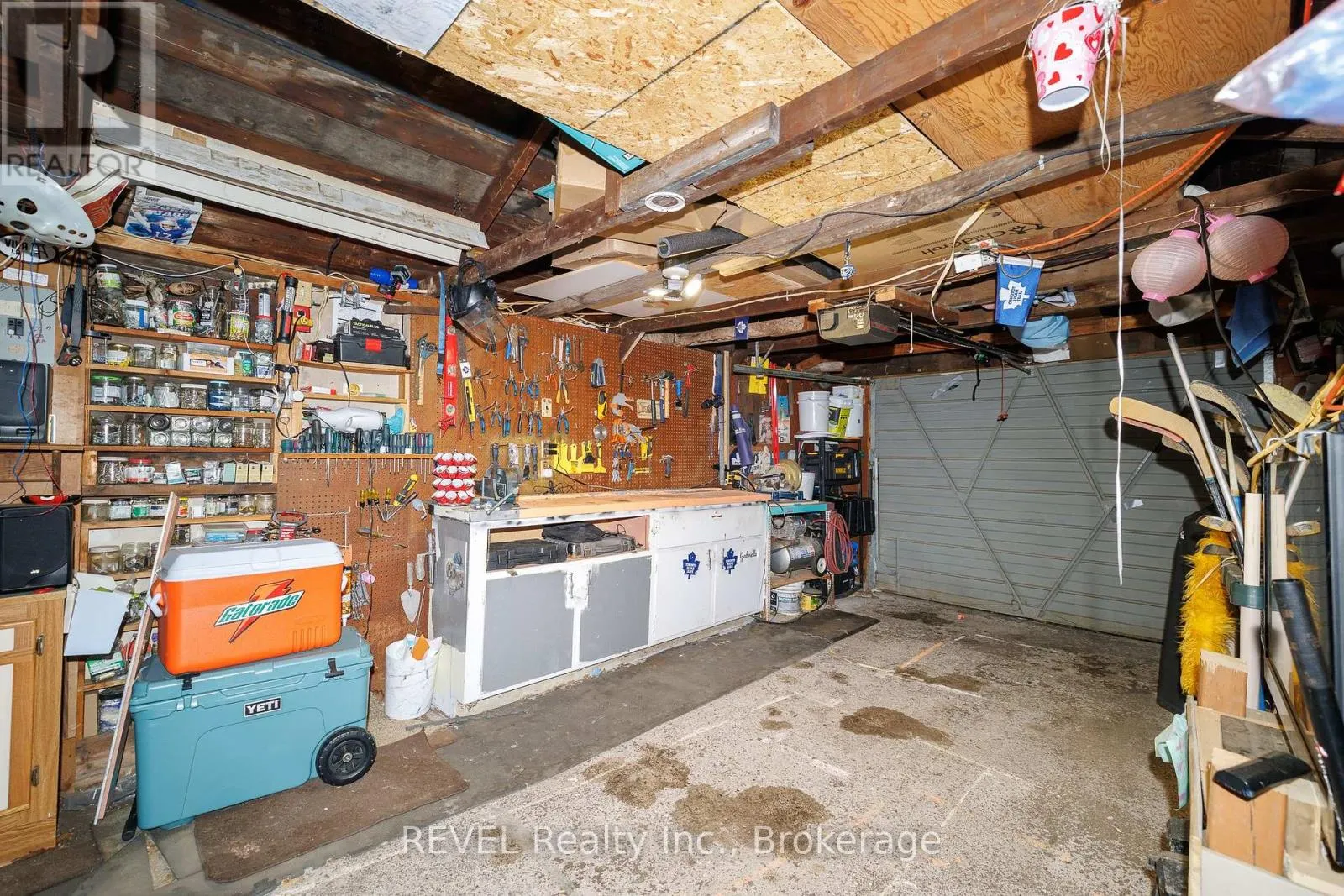 5608 GLAMIS CRESCENT