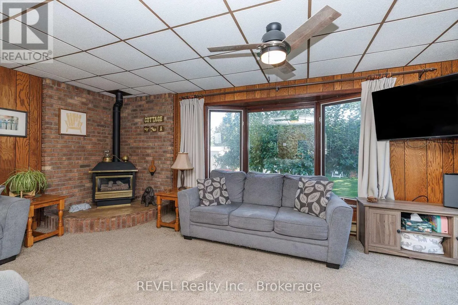 5608 GLAMIS CRESCENT
