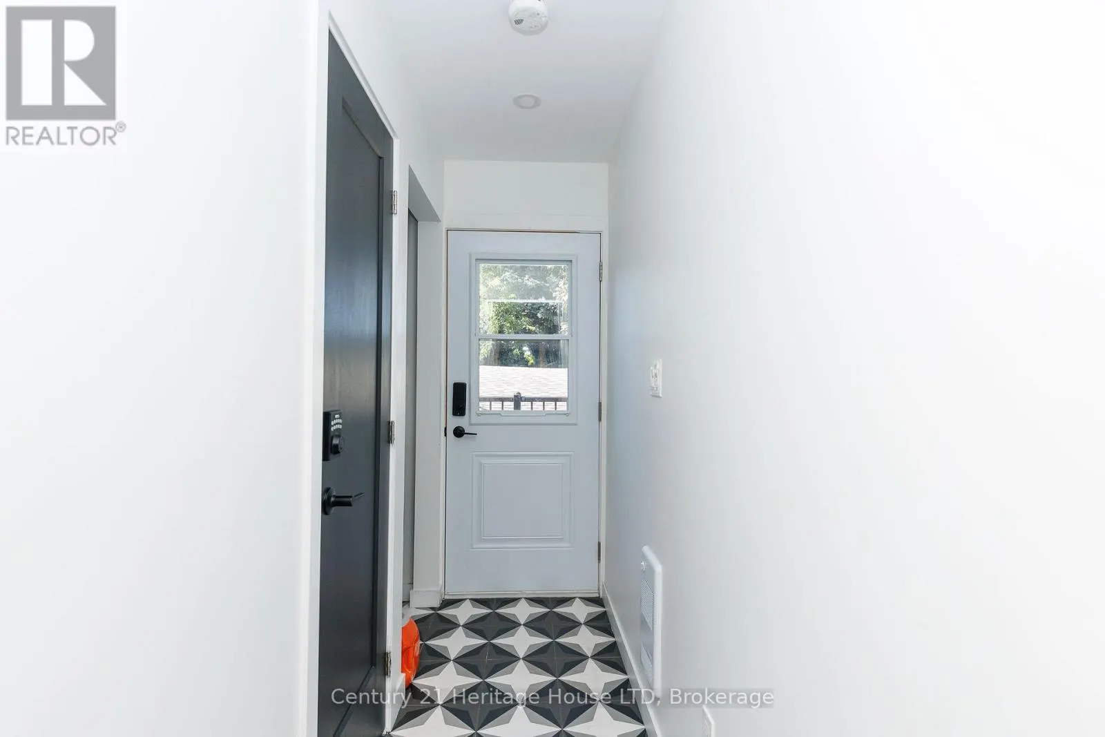 5204 KING STREET