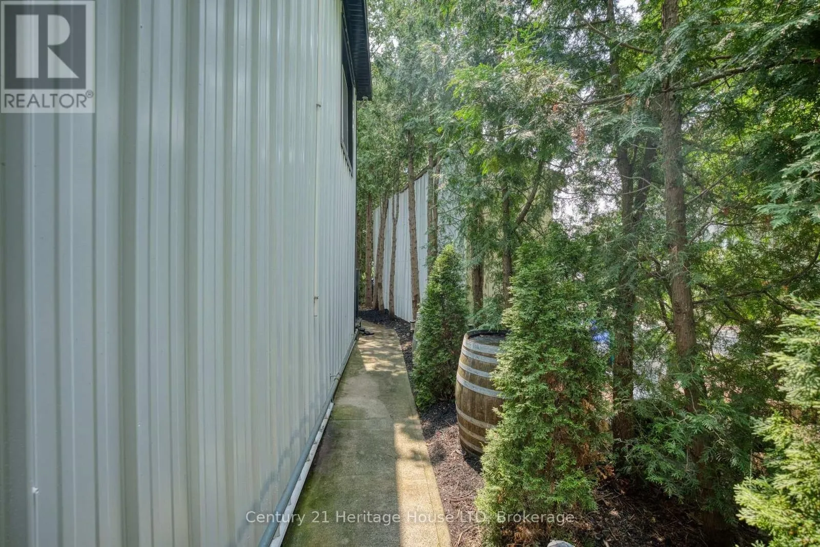 5204 KING STREET