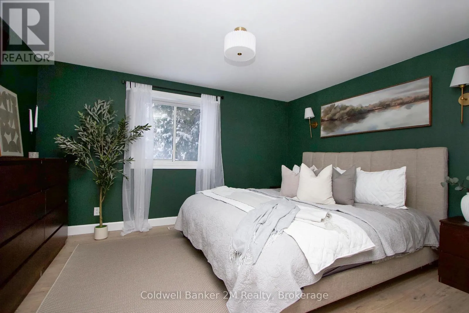 812 BURNHAM STREET