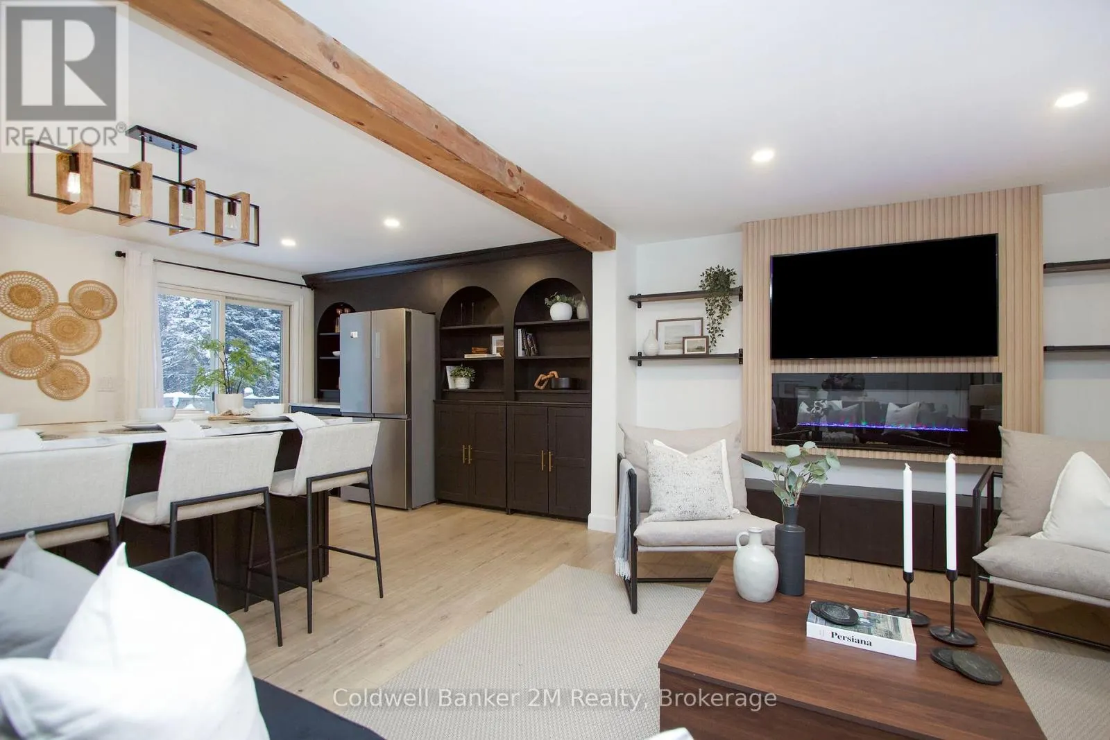 812 BURNHAM STREET