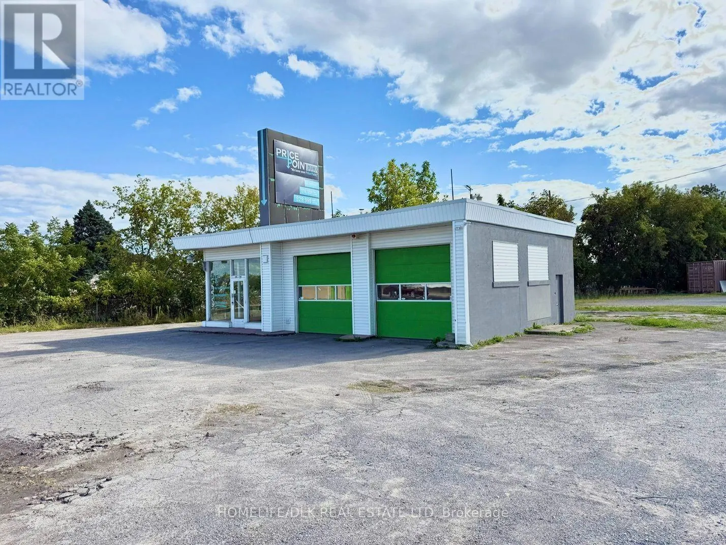 FRONT BUILDING - 146 STEWART BOULEVARD