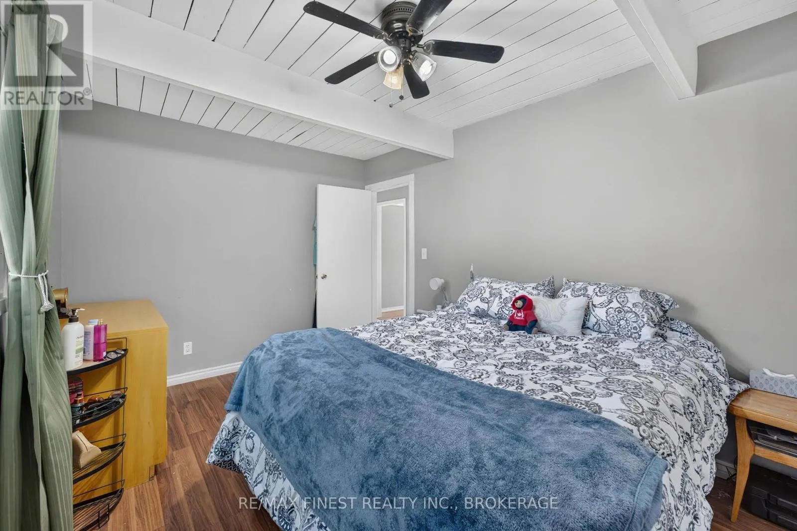 54 BAYVIEW DRIVE